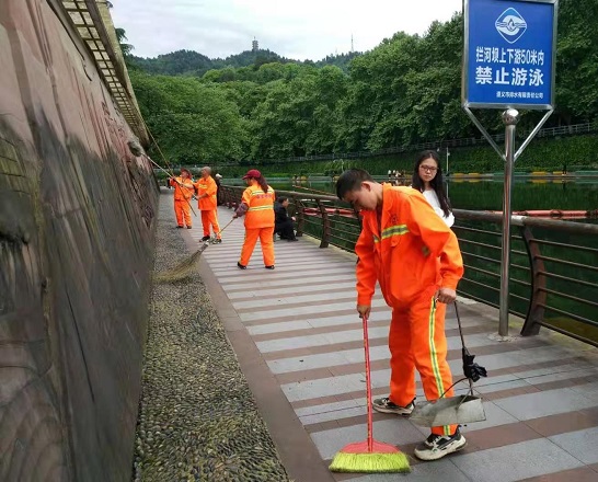 河道堤岸保洁服务